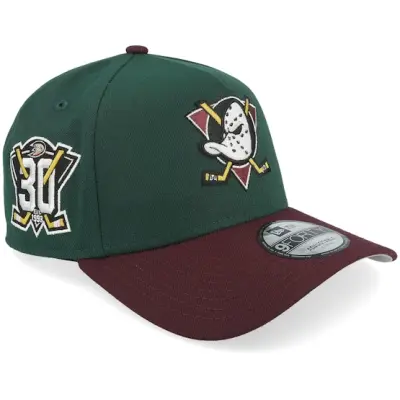 New Era - NHL Grön adjustable Keps - Hatstore Exclusive x Anaheim Ducks 9FORTY Green/Maroon A-Frame Adjustable @ Hatstore