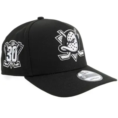 New Era - NHL Svart adjustable Keps - Hatstore Exclusive x Anaheim Ducks 9FIFTY Curve 30 Black A-frame Adjustable @ Hatstore