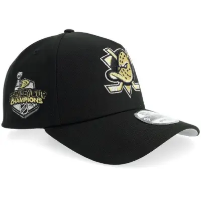 New Era - NHL Svart adjustable Keps - Hatstore Exclusive x Anaheim Ducks 9FORTY Champions A-frame-Adjustable @ Hatstore