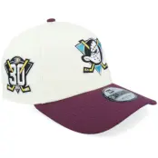 New Era - NHL Vit adjustable Keps - Hatstore Exclusive x Anaheim Ducks 30 9FORTY Chrome/Plum A-Frame Adjustable @ Hatstore