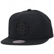 Mitchell & Ness - Boston Bruins All Black Wool Solid Snapback