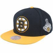 Mitchell&Ness - NHL Svart snapback Keps - Boston Bruins 2 Tone Side Patch Black/Gold Snapback @ Hatstore