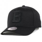 Mitchell & Ness - Boston Bruins 110 Black/Black Adjustable
