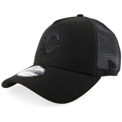 New Era - NHL Svart trucker Keps - Hatstore Exclusive x Calgary Flames 9FORTY Black A-frame Trucker @ Hatstore