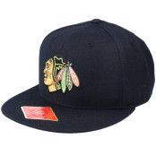 American Needle - NHL Svart fitted Keps - Chicago Blackhawks Deep Dish Black Fitted @ Hatstore