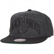 Mitchell & Ness - Chicago Blackhawks Resist Arch Snapback