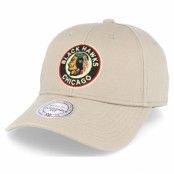 Mitchell&Ness - NHL Beige adjustable Keps - Chicago Blackhawks Team Logo Low Pro Strapback Sand Adjustable @ Hatstore