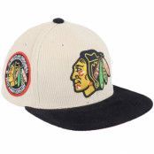 Mitchell&Ness - NHL Beige snapback Keps - Chicago Blackhawks Team Cord Off White/Black Snapback @ Hatstore