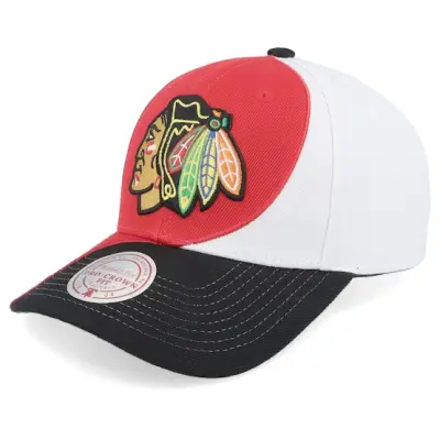 Mitchell&Ness - NHL Röd adjustable Keps - Chicago Blackhawks Curved Pro Red/White/Black Adjustable @ Hatstore
