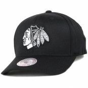 Mitchell&Ness - NHL Svart adjustable Keps - Chicago Blackhawks Black&White Logo 110 Adjustable @ Hatstore