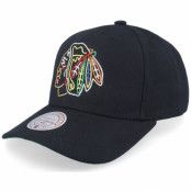 Mitchell&Ness - NHL Svart adjustable Keps - Chicago Blackhawks Neon Logo Pro Black Adjustable @ Hatstore