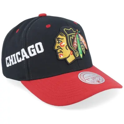 Mitchell&Ness - NHL Svart adjustable Keps - Chicago Blackhawks Overbite Pro Black/Red Adjustable @ Hatstore