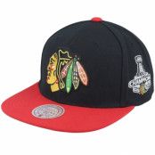 Mitchell&Ness - NHL Svart snapback Keps - Chicago Blackhawks 2 Tone Side Patch Black/Red Snapback @ Hatstore