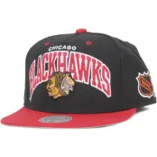 Mitchell&Ness - NHL Svart snapback Keps - Chicago Blackhawks Team Arch @ Hatstore