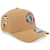 New Era - NHL Beige adjustable Keps - Hatstore Exclusive x Chicago Blackhawks 75th Anniversary 9SEVENTY Bronze Adjustable @ Hatstore