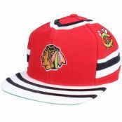 Twins Enterprise - NHL Röd snapback Keps - Chicago Blackhawks The Shirt NHL Vintage Red Snapback @ Hatstore