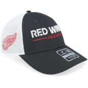 Fanatics - NHL Svart trucker Keps - Detroit Red Wings Authentic Pro Rink Black/White Trucker @ Hatstore