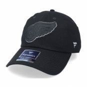 Fanatics - NHL Svart unconstructed Keps - Detroit Red Wings Primary Logo Black On Black Dad Cap @ Hatstore