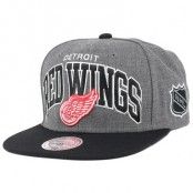 Mitchell & Ness - Detroit Red Wings G2 Team Arch Snapback