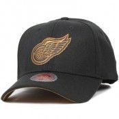 Mitchell & Ness - Detroit Red Wings TKO Black/Gold Flexfit (S/M)