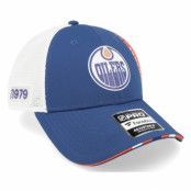 Fanatics - NHL Blå trucker Keps - Edmonton Oilers Authentic Pro Draft Podium Athl Navy/White Trucker @ Hatstore