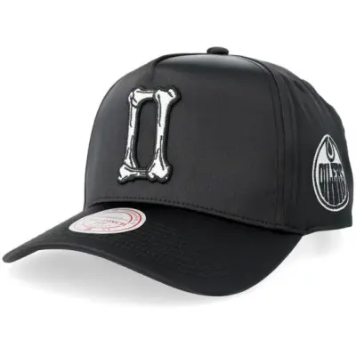 Mitchell&Ness - NHL Svart adjustable Keps - Edmonton Oilers Bone Letter Satin Cap Black A-frame Adjustable @ Hatstore