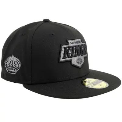 New Era - NHL Svart fitted Keps - Hatstore Exclusive x Los Angeles Kings 59FIFTY Black/Metal Pewter Fitted @ Hatstore