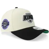 New Era - NHL Vit adjustable Keps - Hatstore Exclusive x Los Angeles Kings 9FORTY 25 Anniversary Chrome/Black A-frame Adjustable @ Hatstore