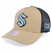 Mitchell&Ness - NHL Beige trucker Keps - Hatstore Exclusive x Seattle Kraken Archaeo Tan/Black Trucker @ Hatstore