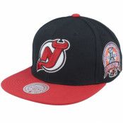 Mitchell&Ness - NHL Svart snapback Keps - New Jersey Devils 2 Tone Side Patch Black/Red Snapback @ Hatstore