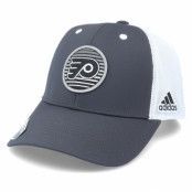 Adidas - NHL Grå trucker Keps - Philadelphia Flyers Mesh Carbon/White Trucker @ Hatstore