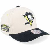 Mitchell&Ness - NHL Vit Keps - Pittsburgh Penguins Overspray Pro Off White/Black A-frame Adjustable @ Hatstore