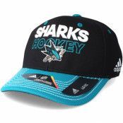 Adidas - NHL Svart flexfit Keps - San Jose Sharks Locker Room Structured Black Flexfit @ Hatstore