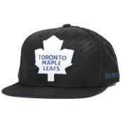 Reebok - NHL Svart snapback Keps - Undervisor Toronto Maple Leafs Snapback @ Hatstore