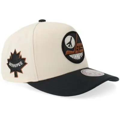 Mitchell&Ness - NHL Beige adjustable Keps - Hatstore Exclusive x Winnipeg Jets Side Patch Pro Crown Cream/Black A-Frame Adjustable @ Hatstore