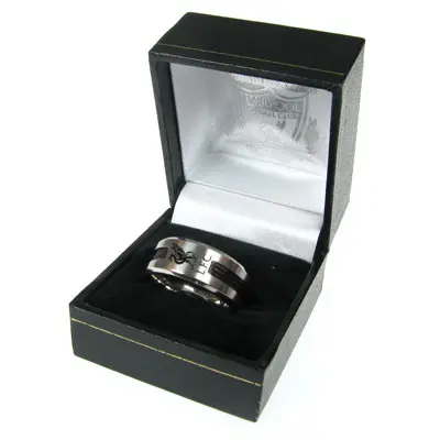 Liverpool Ring Med Svart Inlägg L