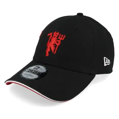 New Era - Football Svart adjustable Keps - Manchester United Flag 9FORTY Black/Scarlet Adjustable @ Hatstore