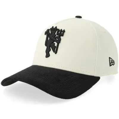 New Era - Football Beige adjustable Keps - Hatstore Exclusive x Manchester United 9FORTY Chrome/Black A-Frame Adjustable @ Hatstore