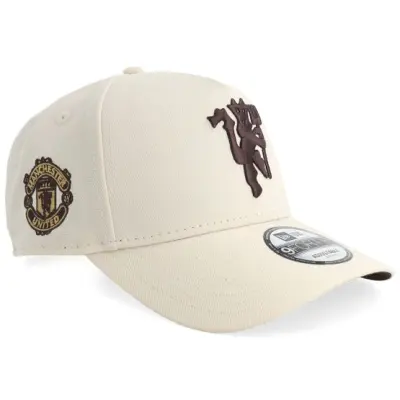 New Era - Football Beige adjustable Keps - Hatstore Exclusive x Manchester United 9FORTY Light Cream A-Frame Adjustable @ Hatstore
