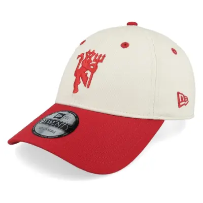 New Era - Football Beige unconstructed Keps - Manchester United Contrast Visor 9TWENTY Ivory/Scarlet Dad Cap @ Hatstore