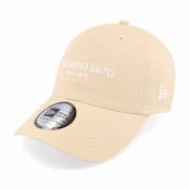 New Era - Football Beige unconstructed Keps - Manchester United Seasonal Casual Classic Beige Dad Cap @ Hatstore