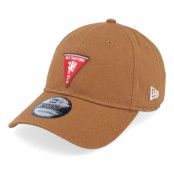 New Era - Football Brun adjustable Keps - Manchester United Pennant 9TWENTY Tan Dad Cap @ Hatstore