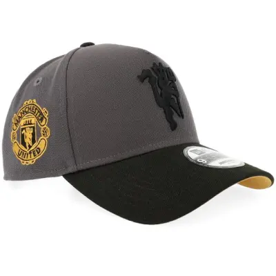 New Era - Football Grå adjustable Keps - Hatstore Exclusive x Manchester United 9FORTY Dark Graphite/Black A-frame Adjustable @ Hatstore