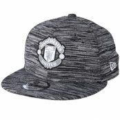 New Era - Football Grå snapback Keps - Manchester United Fall 19 Reflect 9Fifty Grey Snapback @ Hatstore