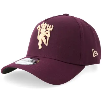 New Era - Football Lila adjustable Keps - Hatstore Exclusive x Manchester United 9FORTY Maroon/Seashell A-Frame Adjustable @ Hatstore