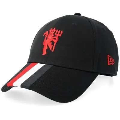 New Era - Football Svart adjustable Keps - Manchester United Stripe 9FORTY Black Adjustable @ Hatstore