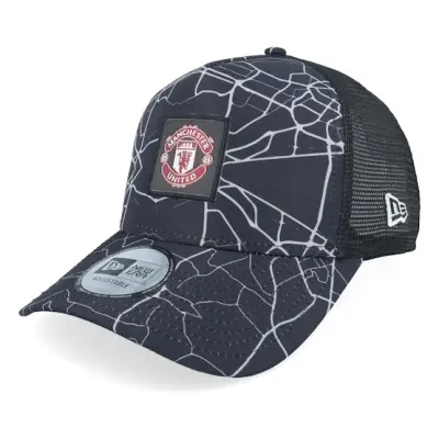 New Era - Football Svart trucker Keps - Manchester United All Over Print Black A-Frame Trucker @ Hatstore