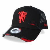 New Era - Football Svart trucker Keps - Manchester United Fall 19 Distressed Trucker Black/Red Trucker @ Hatstore