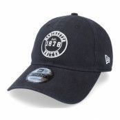 New Era - Football Svart unconstructed Keps - Manchester United Felt Patch 9TWENTY Black Dad Cap @ Hatstore