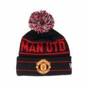 New Era - Football Svart pom Beanie - Manchester United Jake Knit Black/Scarlet Pom @ Hatstore